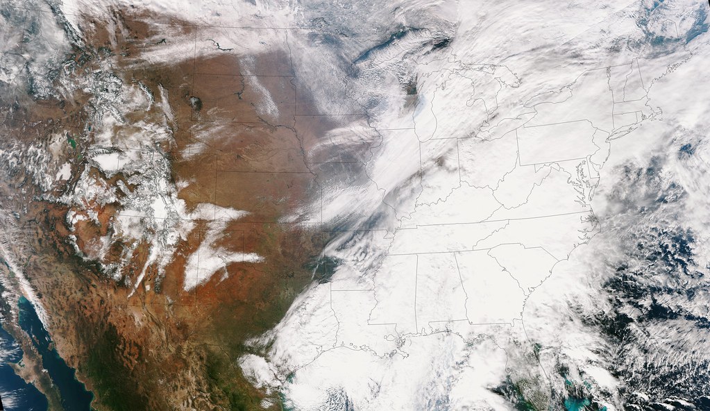 Satellite Shows Difficult Eastern U.S. Thanksgiving Travel